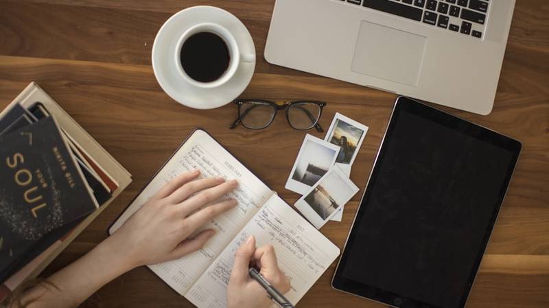 コンテンツマーケティングの仕組みを示すイメージ